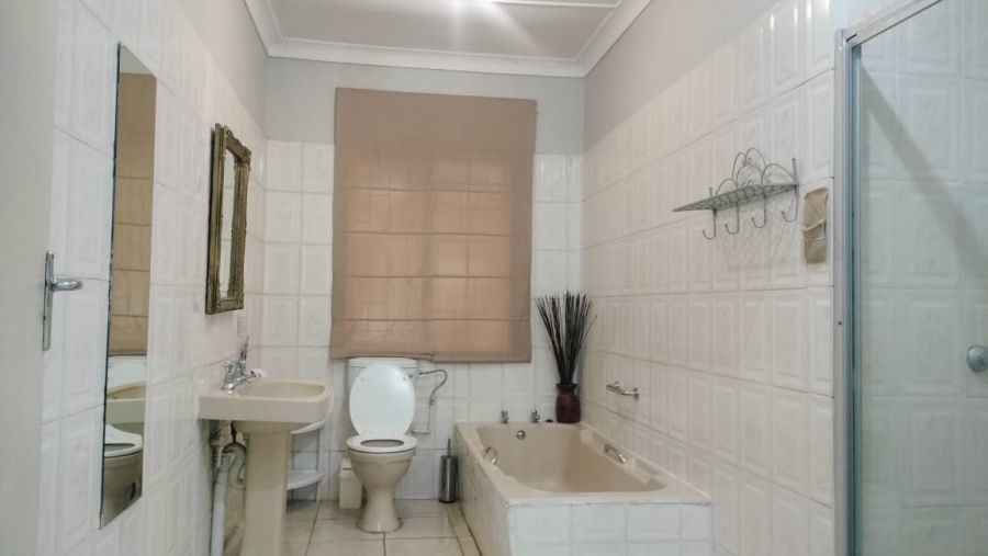 12 Bedroom Property for Sale in Universitas Free State